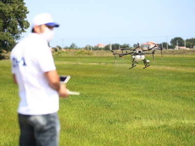 Çeltik alanları ZİHA ile ilaçlanıyor