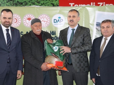 Ağrı’da yonca tohumu desteği