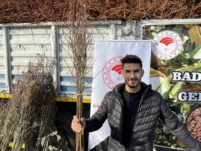 Elazığlı üreticilere badem fidanı dağıtıldı