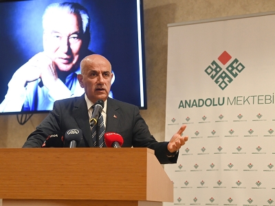 Bakan Kirişci’den gençlere altın öğütler