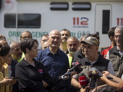 Marmaris yangınına müdahale sürüyor