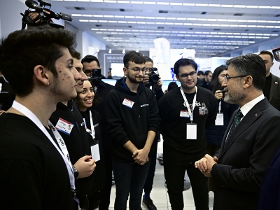 Bakan Yumaklı, Verimlilik ve Teknoloji Fuarını ziyaret etti