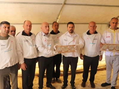 Çerkeş çiçek balında sağım yapıldı