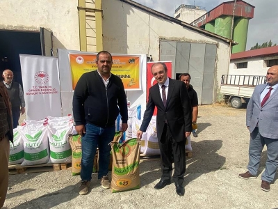 Bayburtlu üreticilere tohum desteği