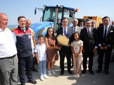 Süphan Dağı eteklerinde buğday hasadı sürüyor