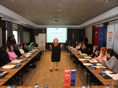 Kooperatifler ve kadınlar eğitimlerle güçleniyor