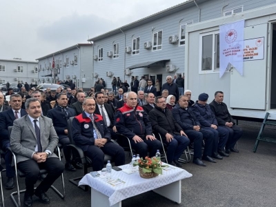 Boşalan konteynerler çobanlara ev oldu