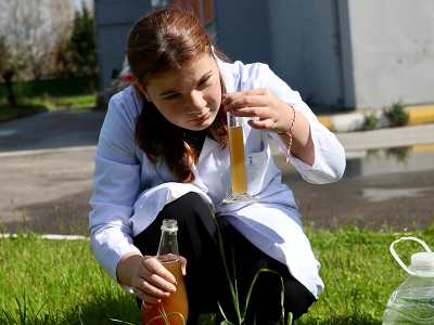 Liseliler turşu suyundan sıvı gübre üretti