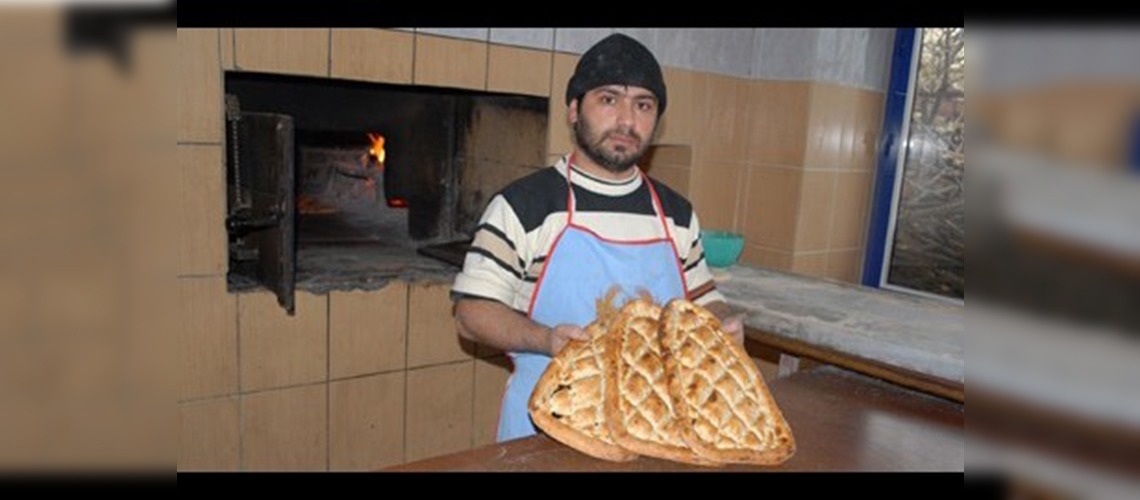 Sivereklilerin vazgeçilmezi: Odun ateşinde pide ekmeği