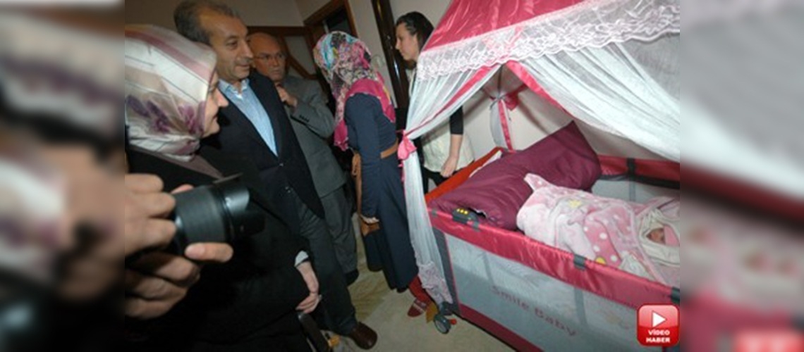 Bakan Ekerden şehit ailesine ziyaret 