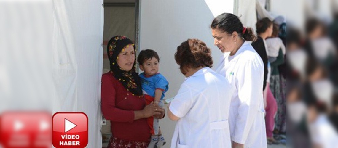 Tarım işçilerine tarlada sağlık kontrolü