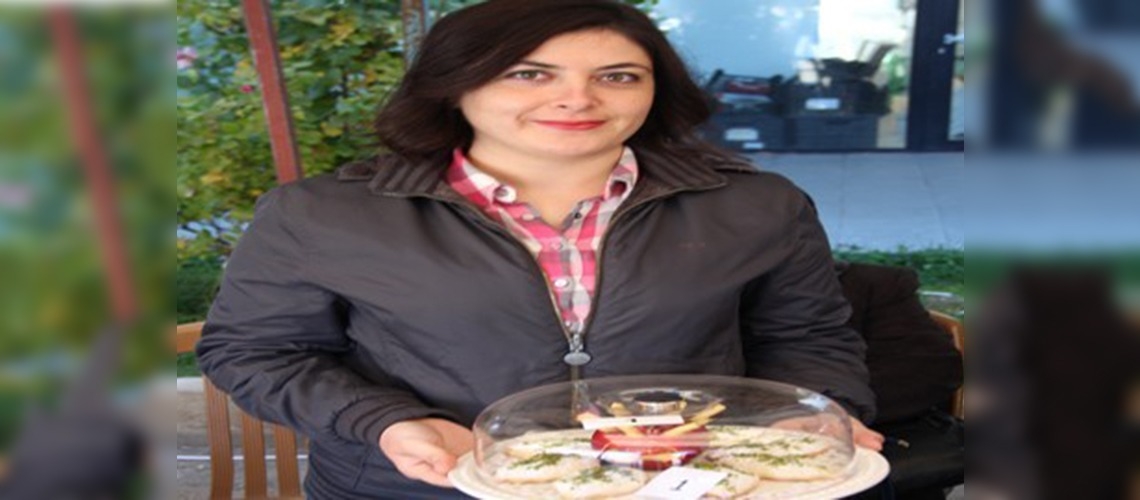 Göksunda elmadan yapılan pastalar yarıştı