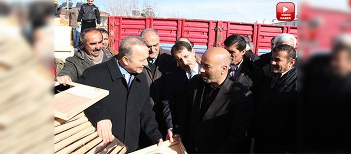 Tuncelide çiftçilere organik arı kovanı dağıtıldı