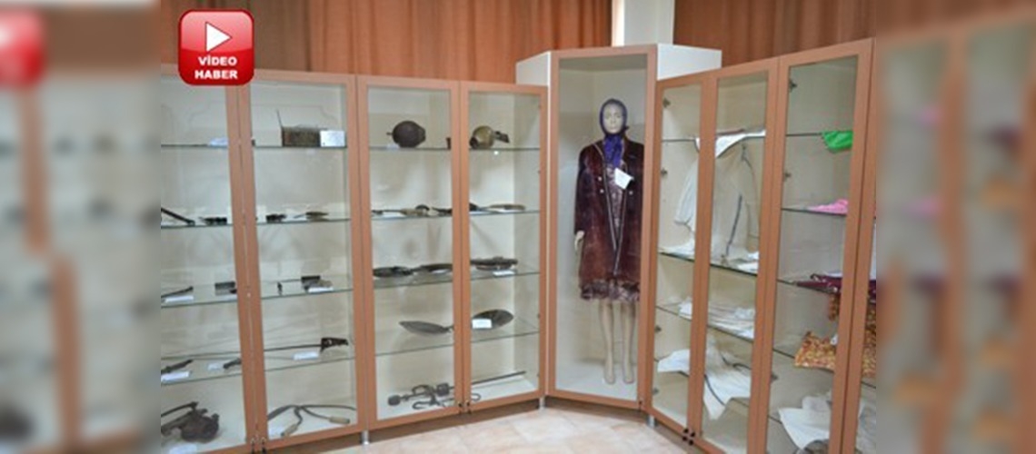 Tarihi tarım aletleri ve giysiler müzede sergileniyor