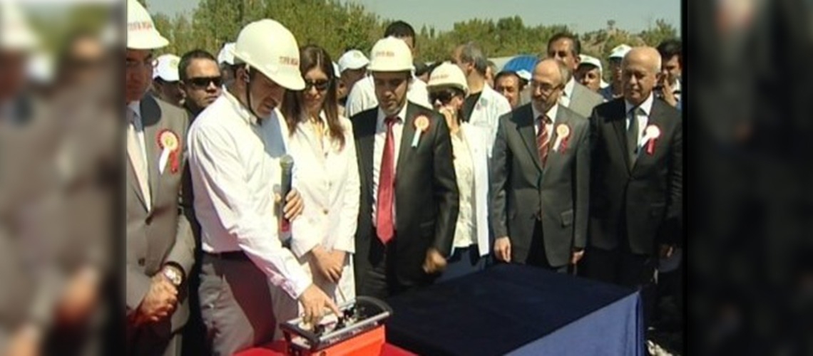 Bakan Eker düğmeye bastı