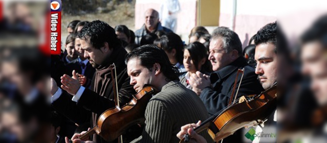 Anadolu ezgileri, köyleri dolaşıyor
