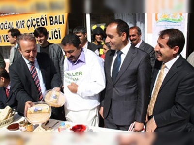 Tuncelide bal tanıtımı