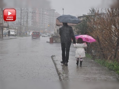 Adanada yağmur sevinci