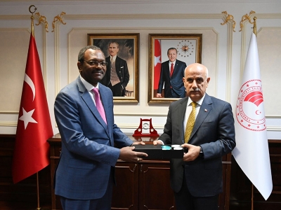 Bakan Kirişci, IFAD Direktörü Hien ile Görüştü