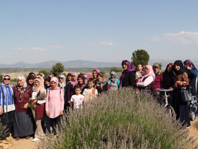Kadın çiftçiler lavanta kokulu köy Kuyucak’ta buluştu