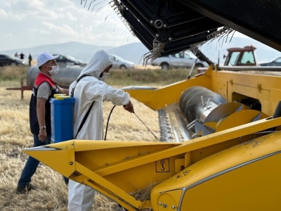 Şap tedbirleri kapsamında biçerdöverler temizleniyor