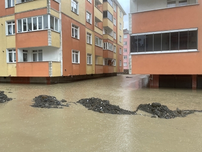 Sağanak yağış Kastamonu’da sele neden oldu