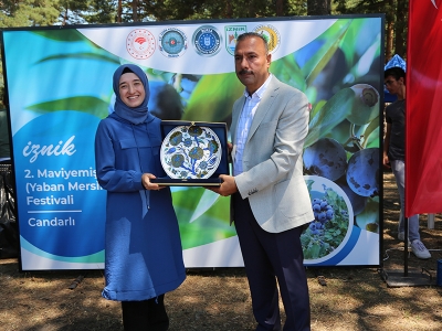 İznik Maviyemiş Festivaline ev sahipliği yaptı