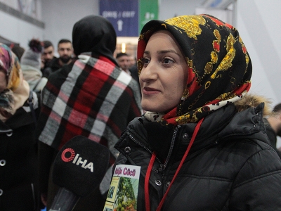 Müzikle tarım yapıyor