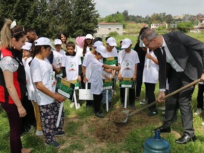 Tarımı okuldaki çiftlikte öğreniyorlar