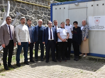 Meslek lisesi öğrencileri topraksız tarım yapıyor