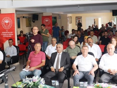 Tarla okulunda entegre mücadele eğitimi