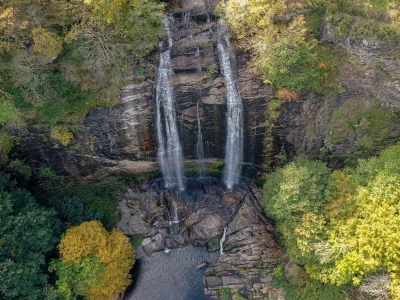 Suuçtu Şelalesi sonbahar renkleriyle ziyaretçilerini karşılıyor