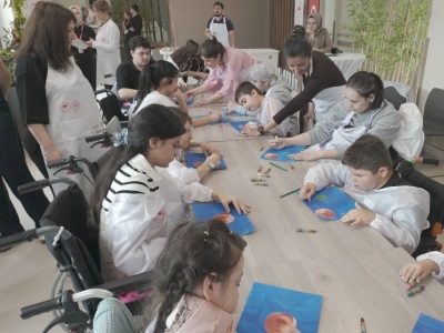 Çocuklar tarım ve sanatla hastanede buluştu