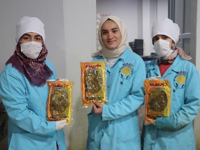 Kadın kooperatifinde salamura yaprak üretimi başladı