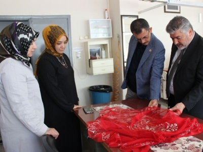 Kadınlar el sanatlarıyla kazanıyor