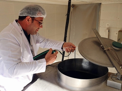 Aydın'da süt önce laboratuvara gidiyor