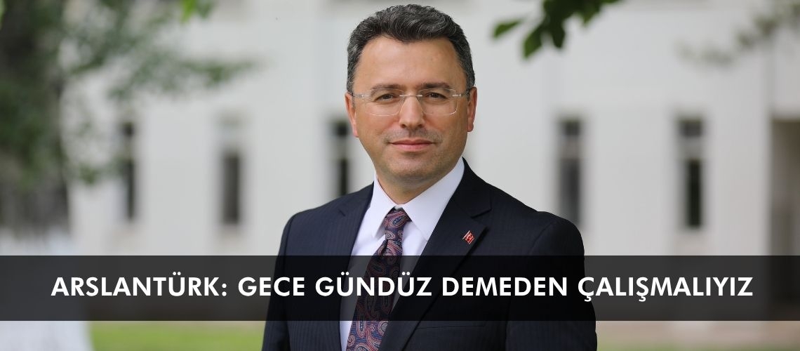 Destekle yaban mersini bahçesi kurdu