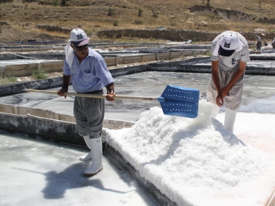 Sıcak havalar doğal tuzun üretimini arttırdı