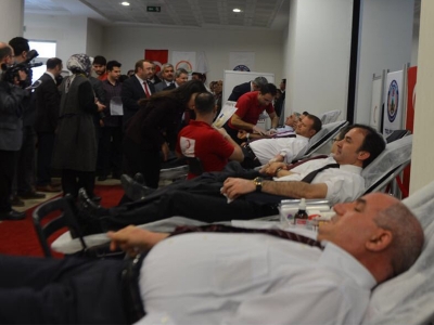 Kan bağışlayıp hayat kurtardılar