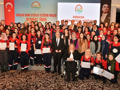 Sertifikalarını Bakan Fakıbaba verdi