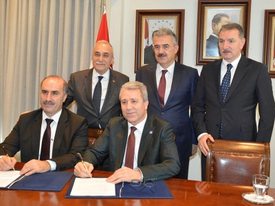 Fakıbaba: “Toprağı suyla, çiftçiyi bilgiyle buluşturacağız”