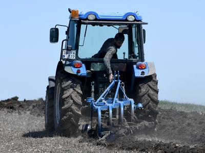 Sarıkamış’a bahar geldi, tohumlar toprakla buluştu