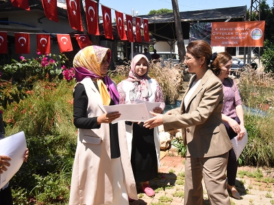 Kadın çiftçiler girişimcilik sertifikası aldı