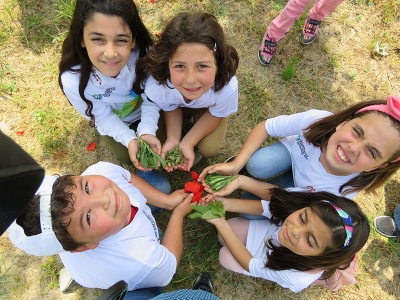 Lider çocuklar yenilebilir yabani bitki türleri ile tanıştı