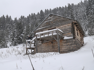 Yaralıgöz Dağı beyaz örtüsüyle görsel şölen sunuyor