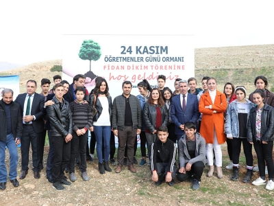 Öğretmene en güzel hediye; fidan