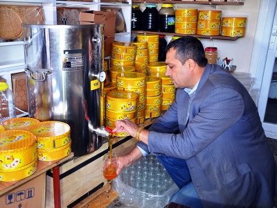 Devlet desteğiyle yılda 60 ton bal üretiyor