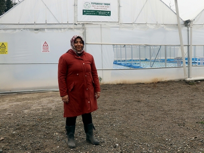 Gelin geldiği köyde topraksız tarımın 