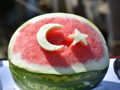 İlk karpuz törenle hasat edildi