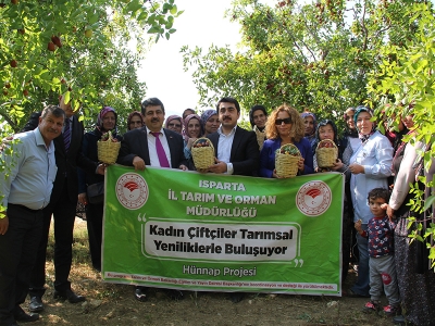 Çiftçiler hünnapı yerinde inceledi